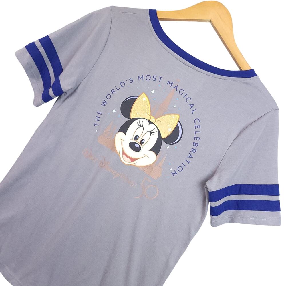 Walt Disney World 50th Anniversary Minnie Mouse Castle V-Neck T-Shirt Medium